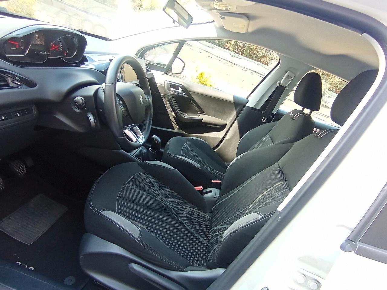 Peugeot 208 1.4 HDi 68 CV 5 porte BLACK pack UNIPRO BEN TENUTA