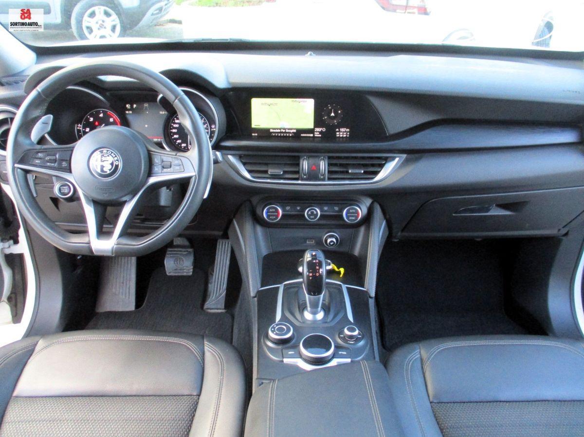 A.R.Stelvio 2.2 T.diesel 210cv AT8 Q4 Exec.-2018
