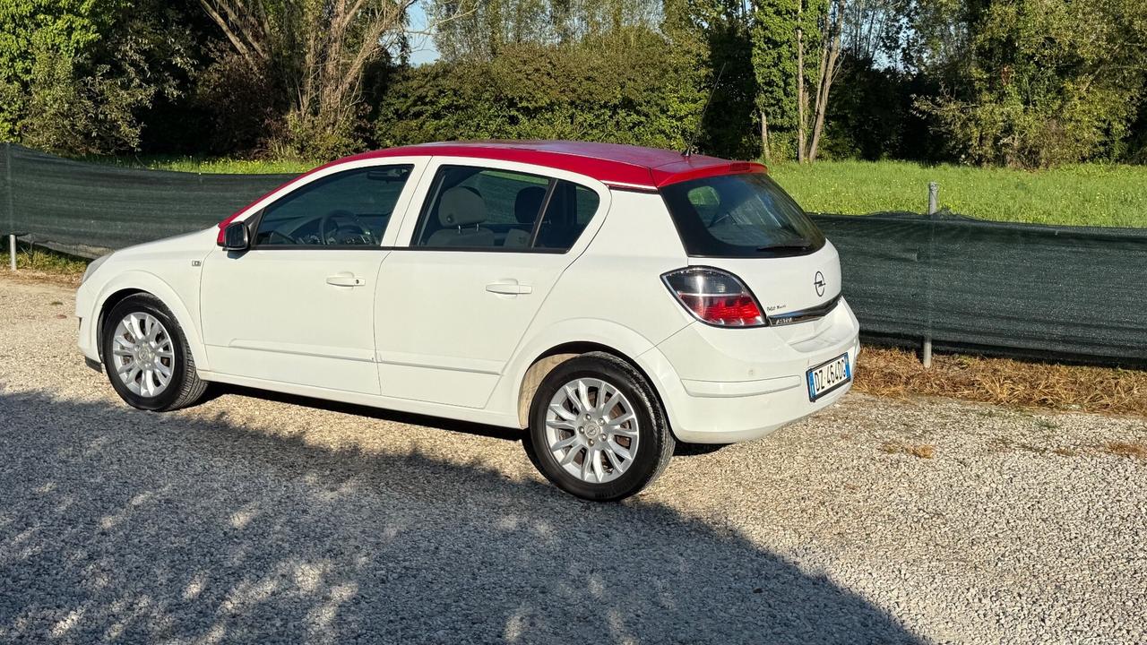 Opel Astra 1.7 CDTI 110CV 5 porte Cosmo