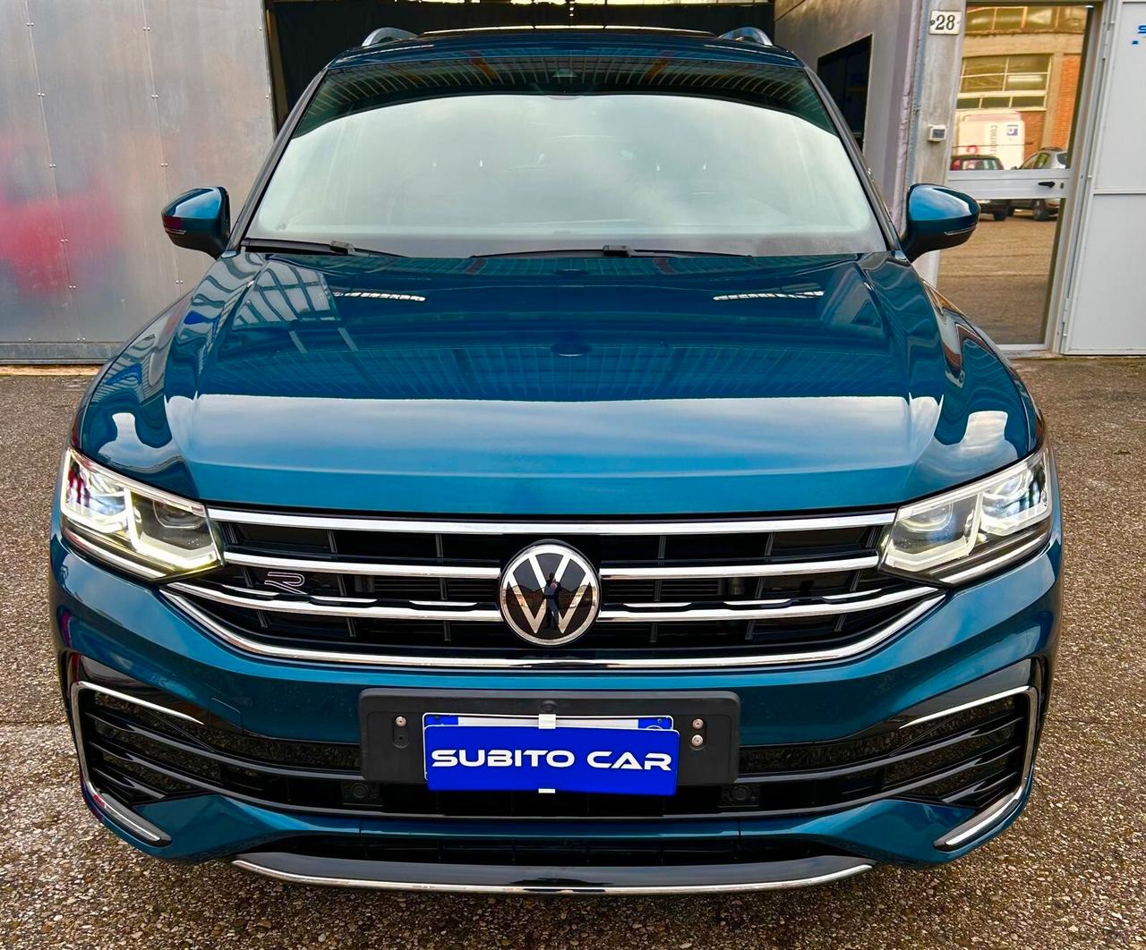 Volkswagen Tiguan 2.0 TDI 150 CV SCR DSG R-Line TETTO PANORAMICO