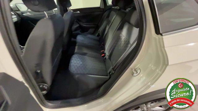 VOLKSWAGEN Taigo 1.0 TSI 110 CV R-Line + Tetto