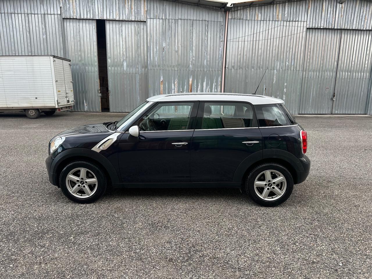 Mini Cooper Countryman 1.6 D blu/bianco