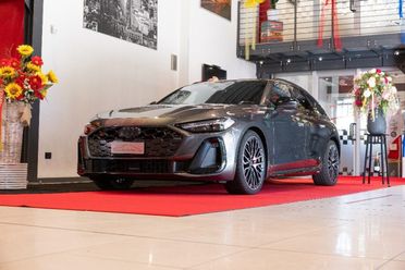 AUDI S5 Avant TFSI mHEV.CV.392. S tronic quattroS attitude