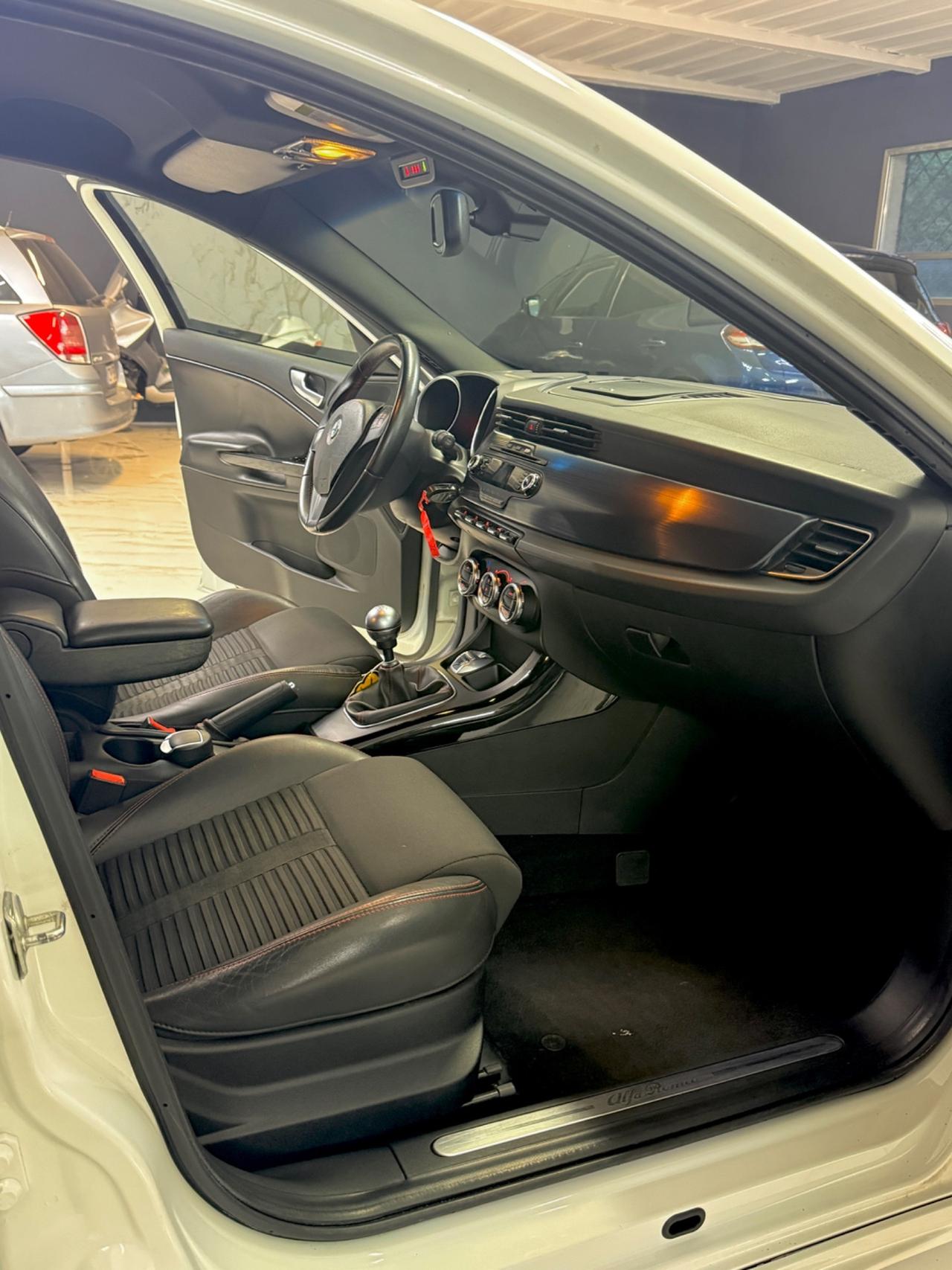 Alfa Romeo Giulietta 1.4 Turbo MultiAir Distinctive 170CV