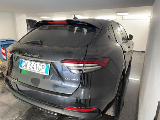 MASERATI Levante V6 350 CV AWD Modena PACCHETTO NERISSIMO / TETTO