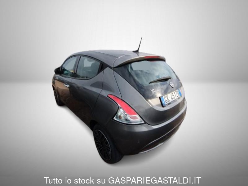 Lancia Ypsilon 1.0 FireFly 5 porte S&S Hybryd Gold