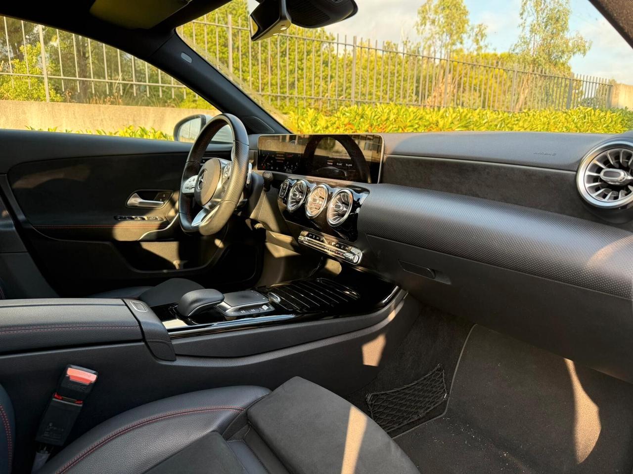 Mercedes Benz A 180d Premium AMG – 2020