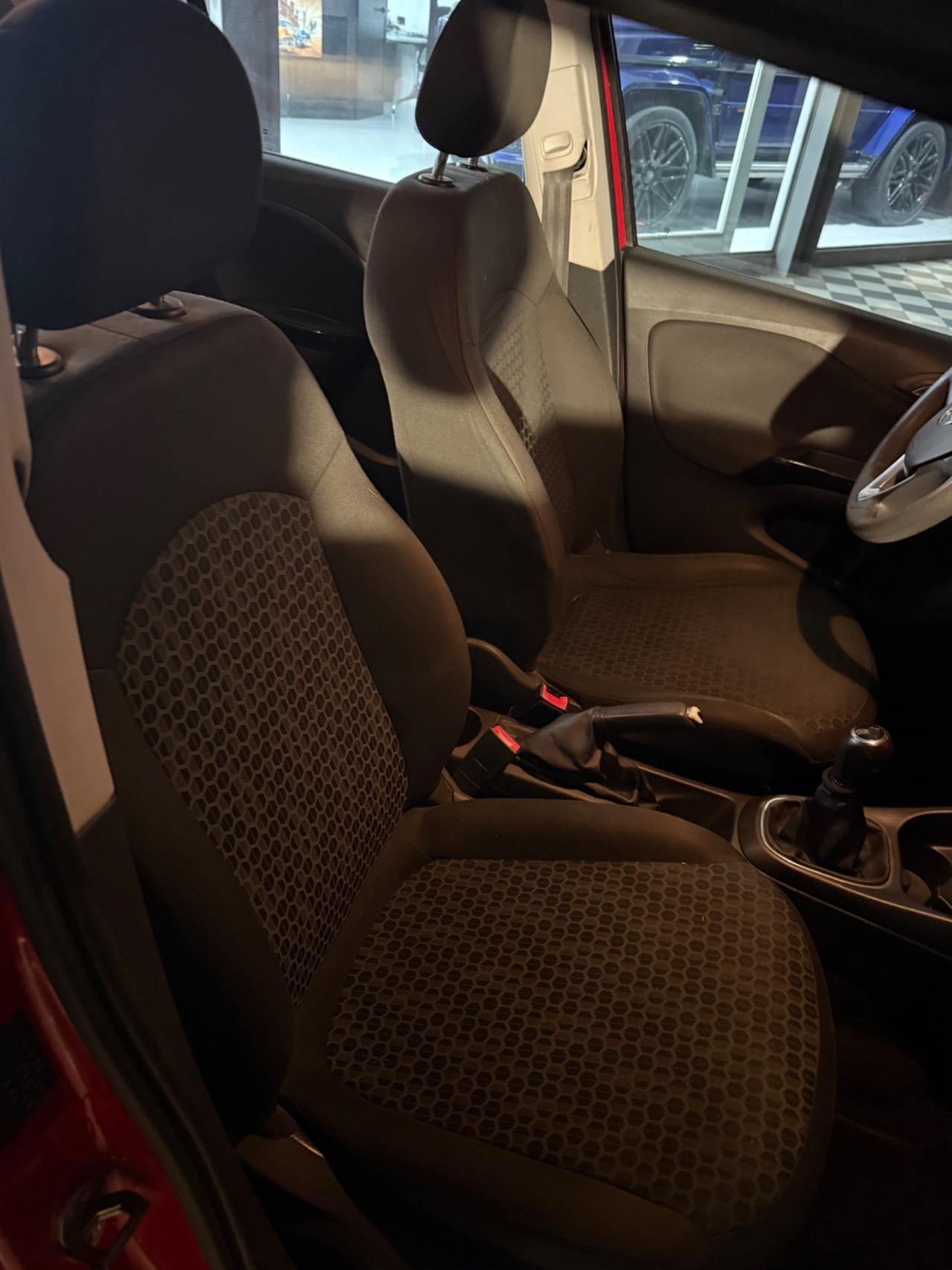 Opel Corsa 1.2 5 porte b-Color