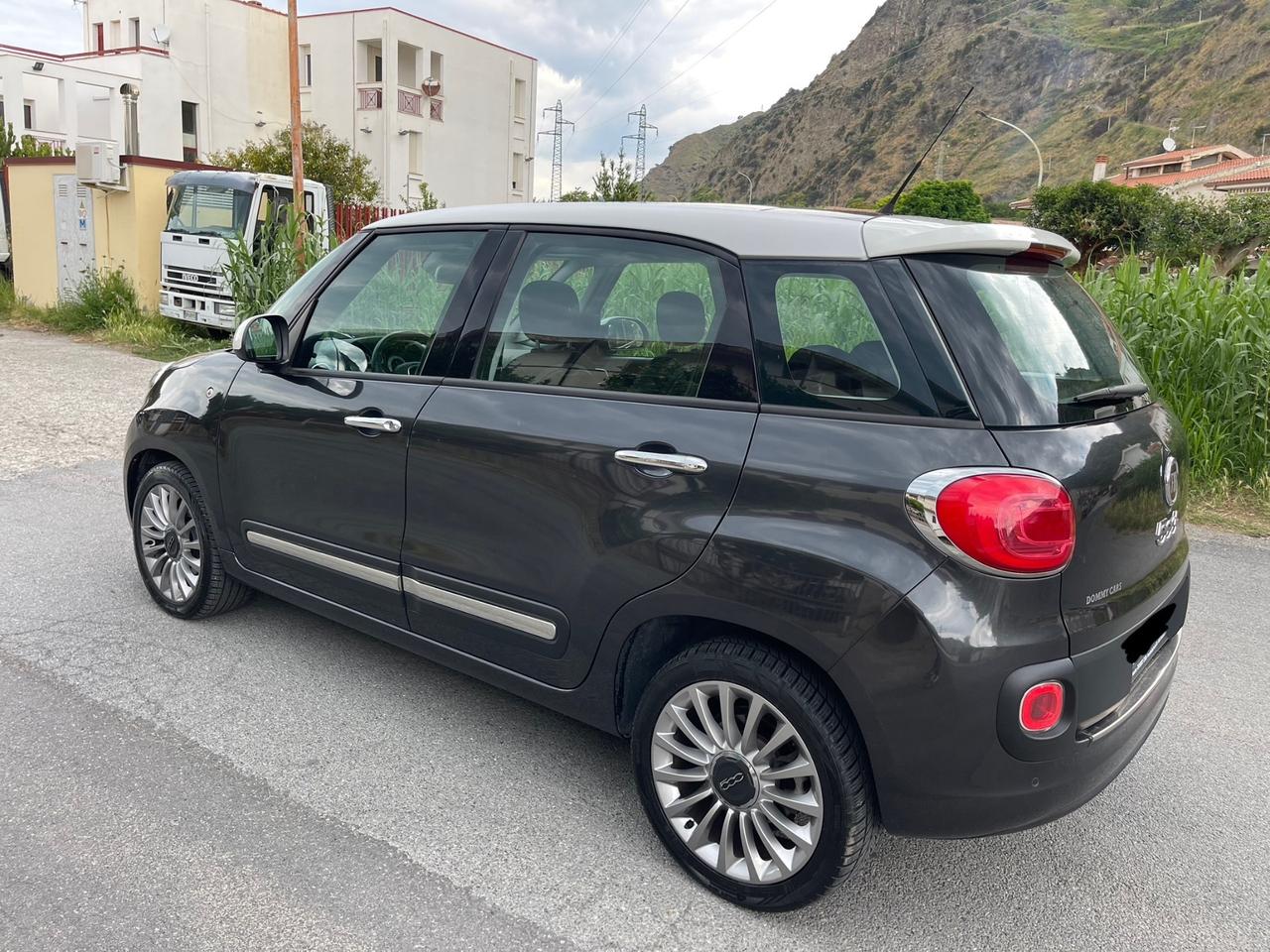 Fiat 500L 1.6 Multijet 120 CV (DOMMYcars)