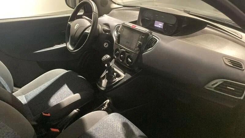 Lancia Ypsilon 1.0 FireFly 5 porte S&S Hybrid Gold