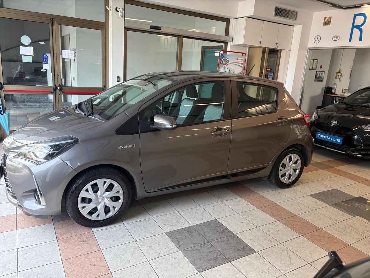 Toyota Yaris 1.5 Hybrid 5 porte Cool