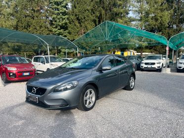 Volvo V40 D2