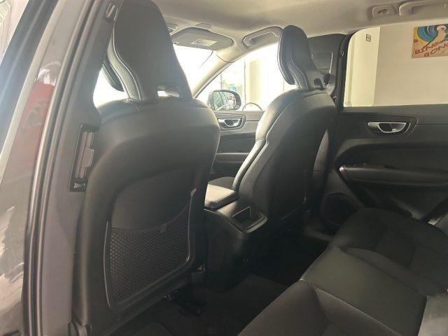 VOLVO XC60 B4 (d) AWD Geartronic Momentum Pro