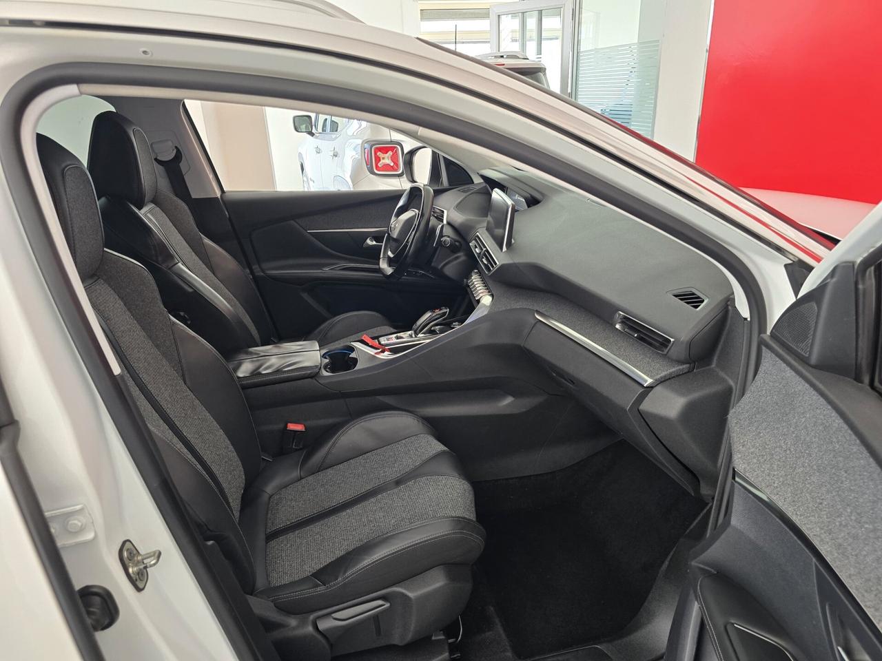 Peugeot 3008 BlueHDi 120 S&S Allure