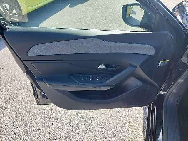 Peugeot 308 Hybrid 145 e-DCS6 Allure KM0