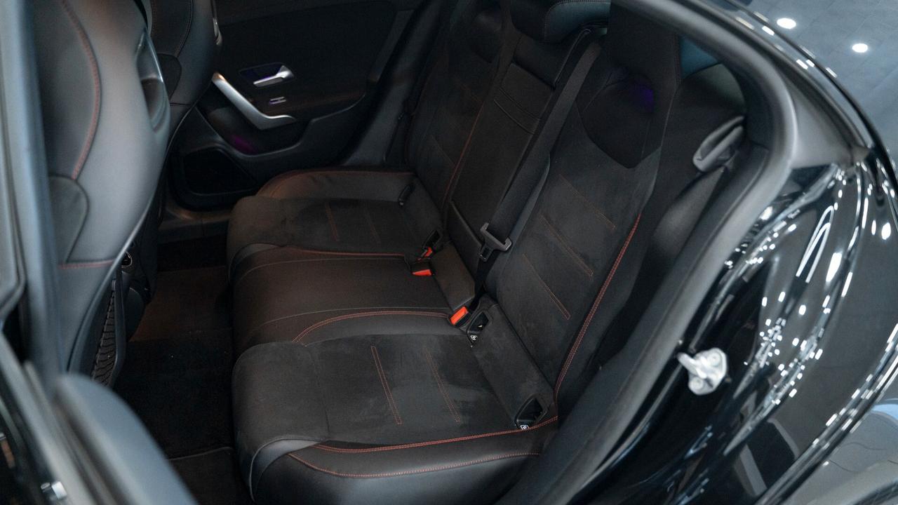 Mercedes-benz CLA 180 D COUPE PREMIUM PLUS AMG 19" PACK LUCI XENO PELLE FULL OPTIONAL