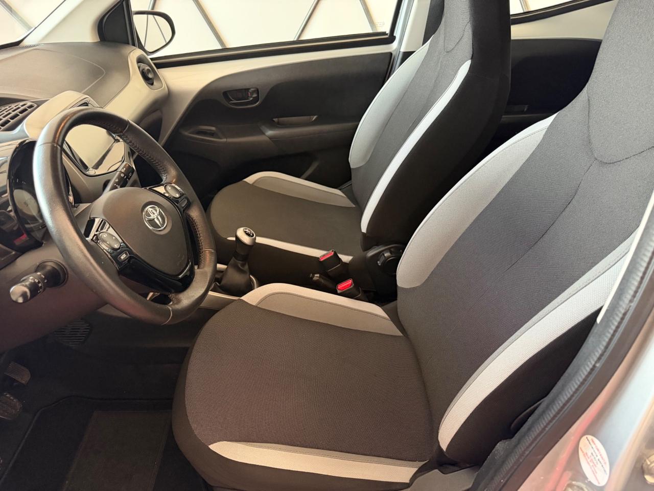 Toyota Aygo 1.0 VVT-i 69 CV 5 porte x-wave