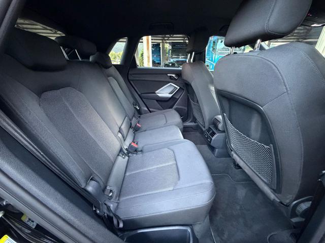 AUDI Q3 35 TFSI Business Advanced