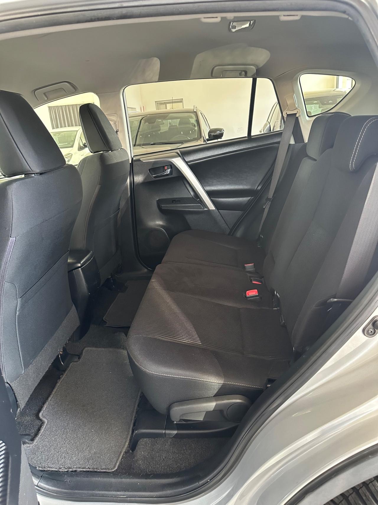 Toyota RAV 4 RAV4 2.0 D-4D 4WD Lounge