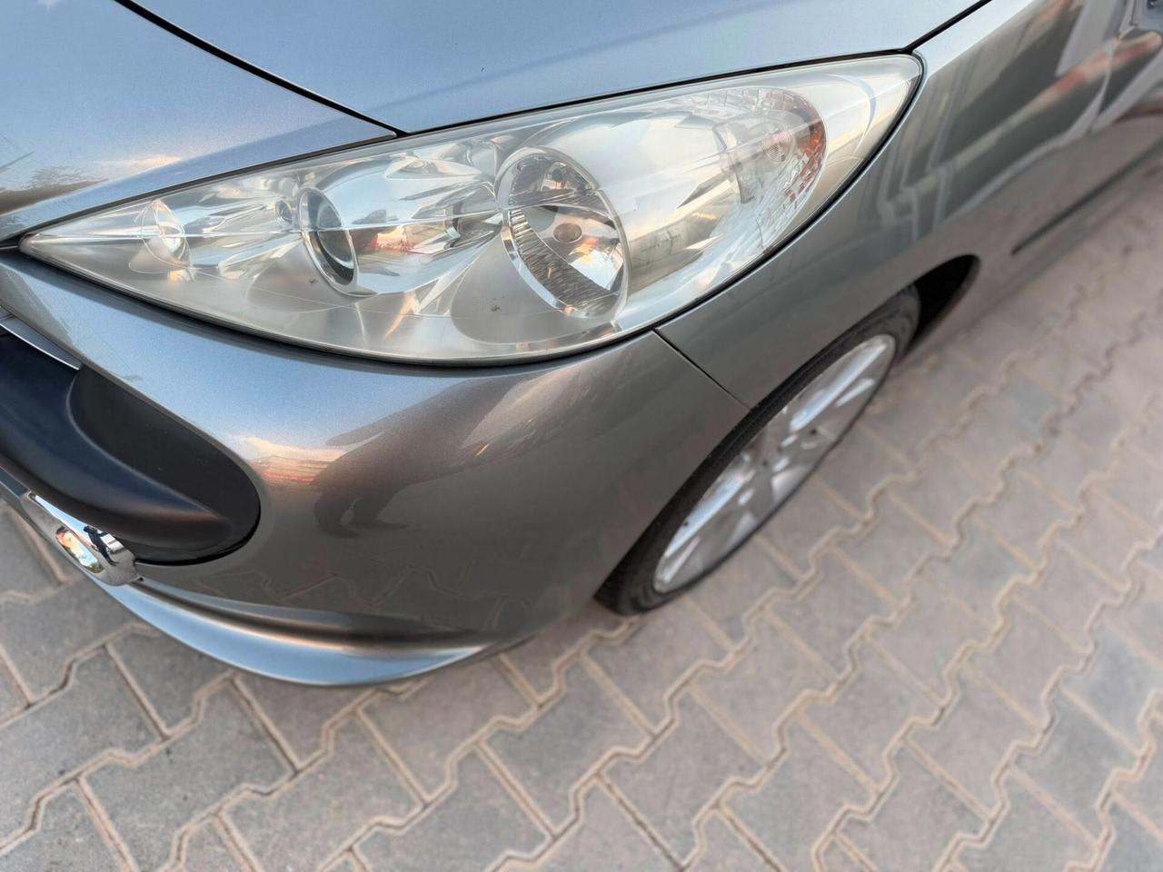 Peugeot 207 1.6 HDi 110CV 3p.CABRIO Féline OK NEOPATENTATI