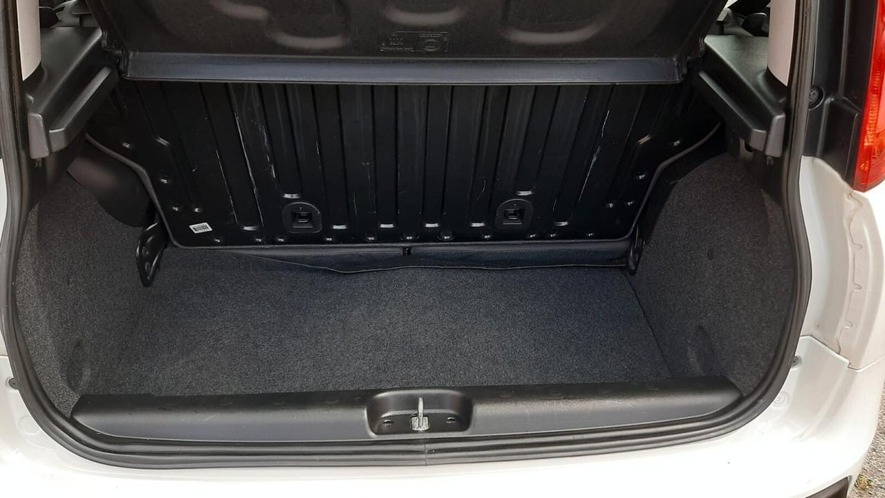 FIAT PANDA 1.2 Easy 2016 neopatentati
