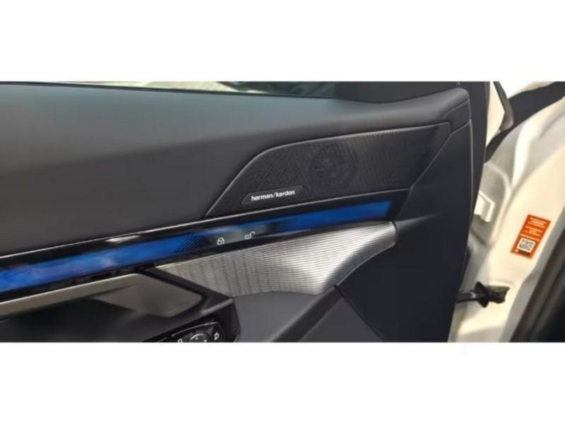 BMW Serie 5 520i sDrive M Sport Pro Gancio Iconic Glow 19" Tetto