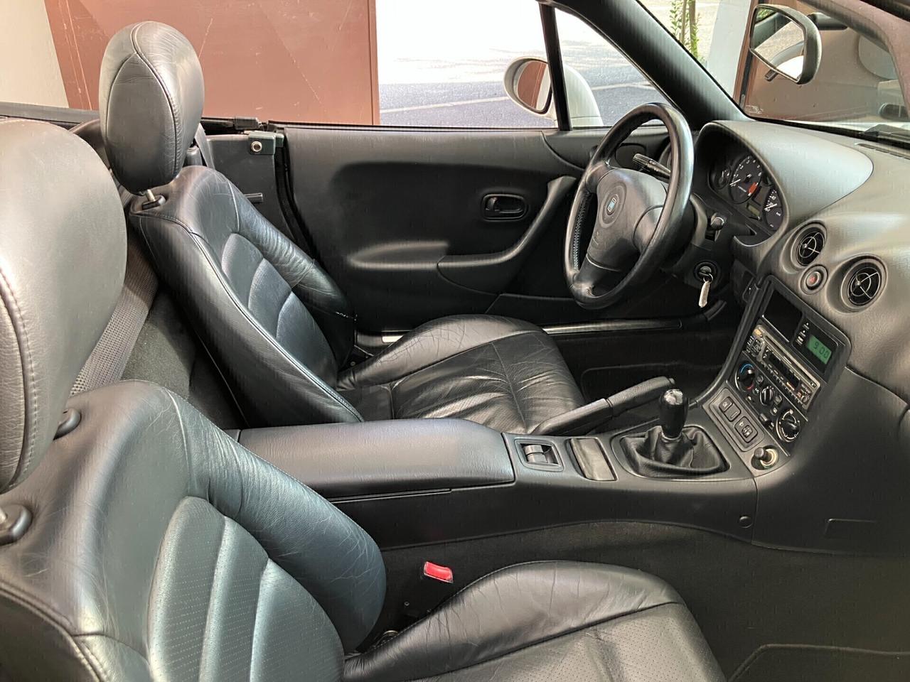 Mazda MX-5 1.6i CLIMA / HARD TOP