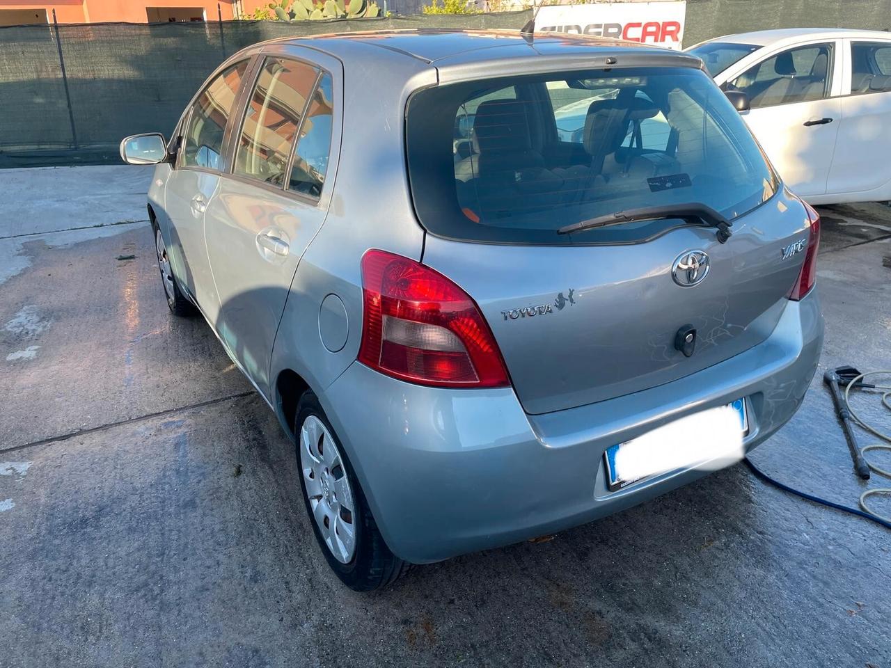 Toyota Yaris 1.3 5 porte Navi GPL