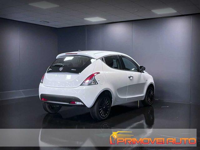 LANCIA Ypsilon 1.0 FireFly 5 porte S&S Hybrid Ecochic Silver