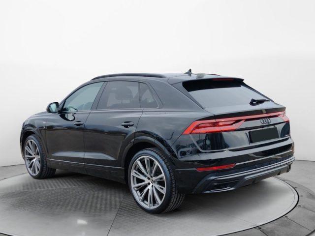 AUDI Q8 45 TDI quattro tiptronic Sport