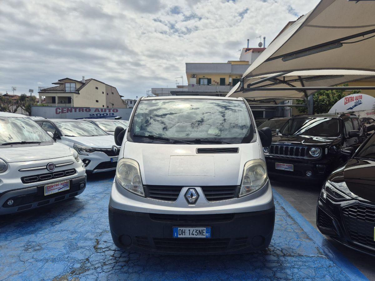 RENAULT - Trafic 2.0 diesel 6 posti