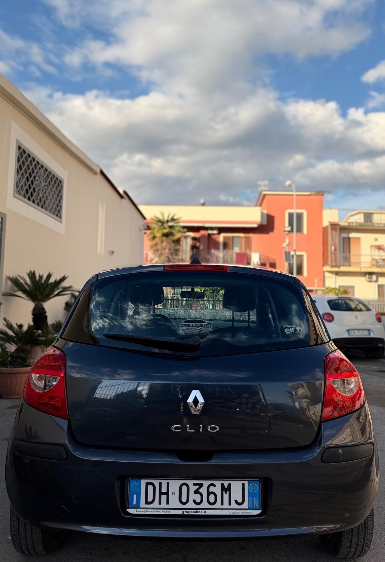 Renault Clio 1.2 Benzina 75 Cv