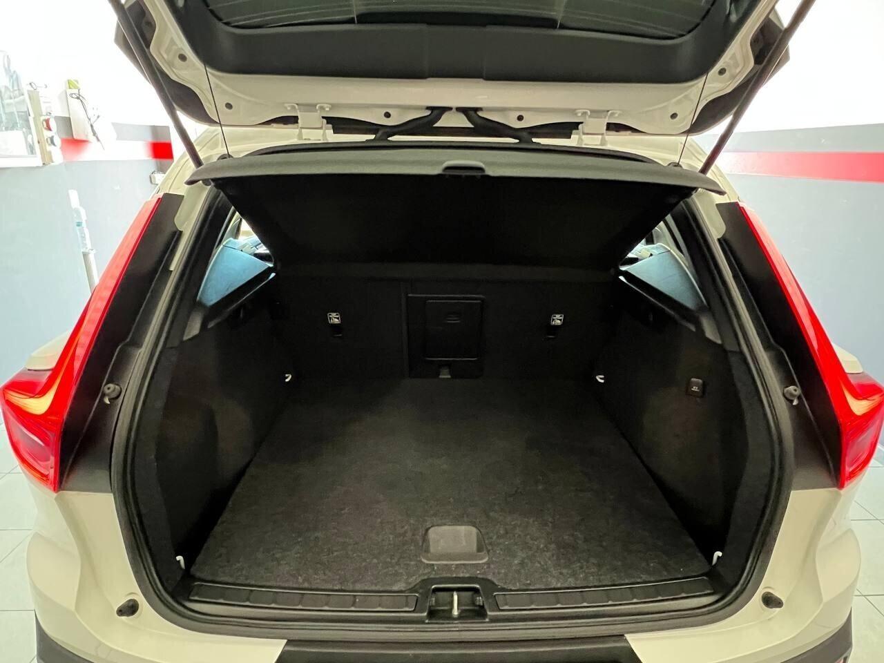 Volvo XC40 T2 Momentum Core