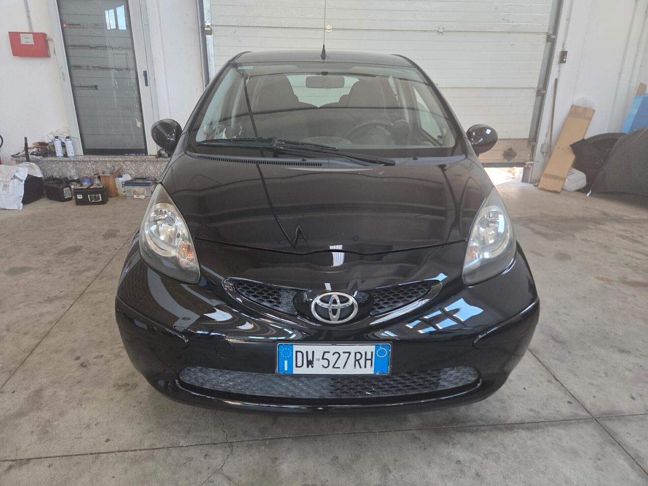 Toyota Aygo 1.0 12V VVT-i 5 porte Sol
