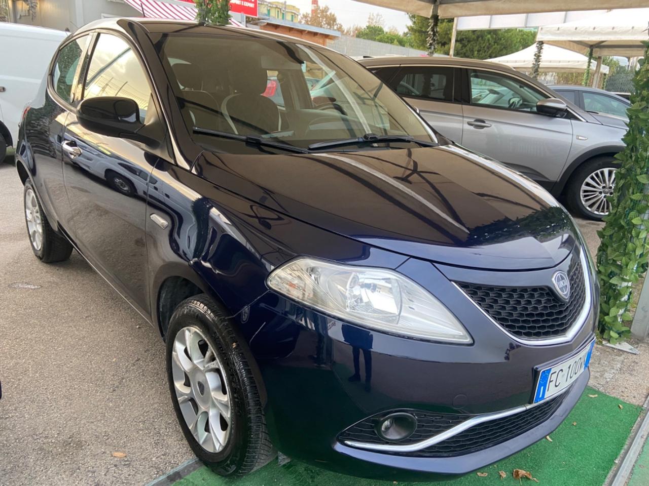 Lancia Ypsilon 0.9 85 CV Metano Platinum garanzia