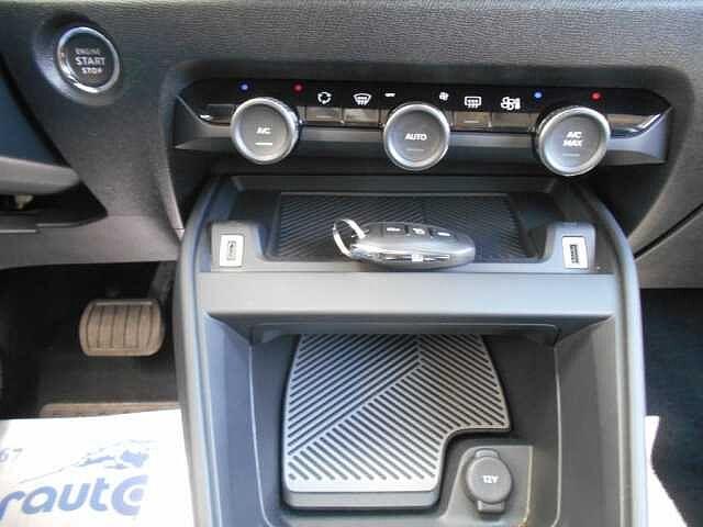 Citroen C4 130 EAT8 Shine Fin 9Perfet Scon 40%