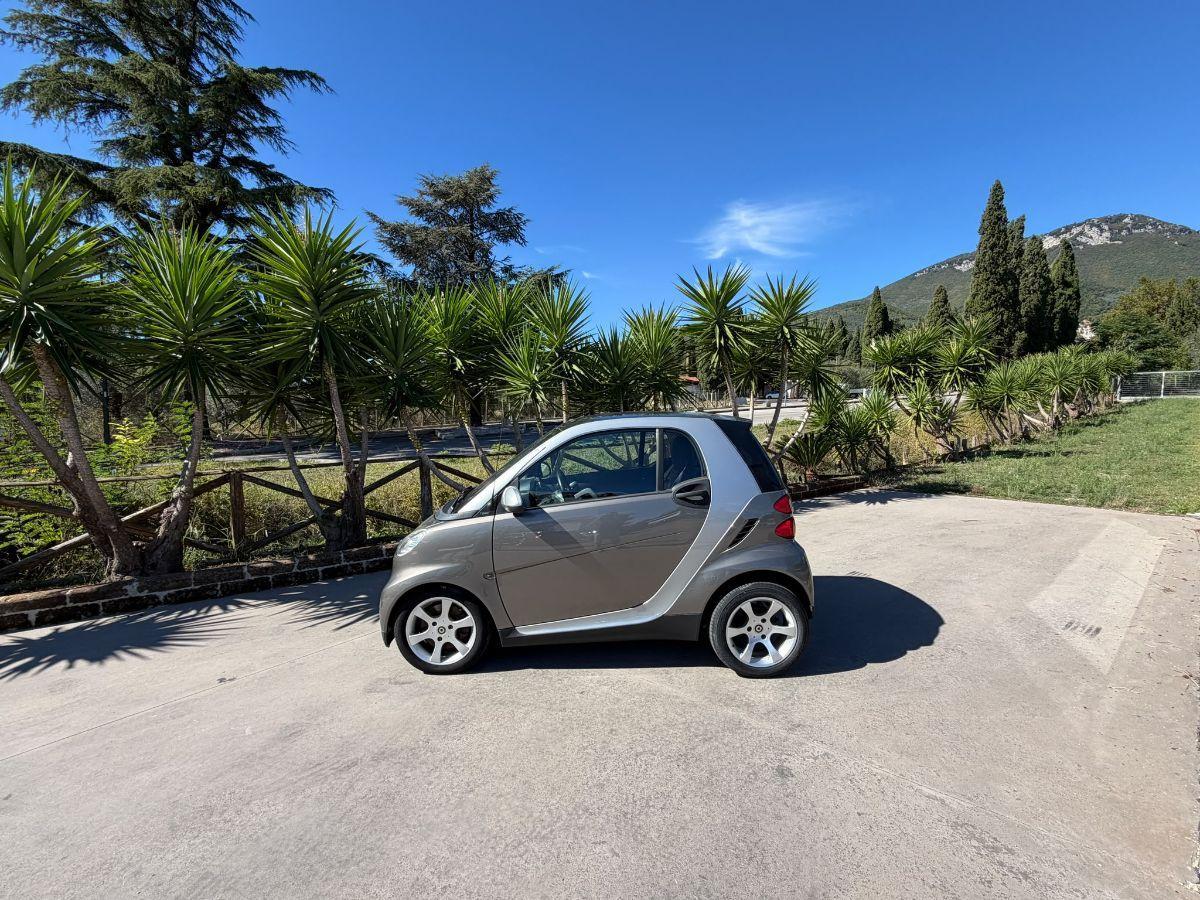 SMART - Fortwo - 1000 52 kW MHD coupÃ© passion
