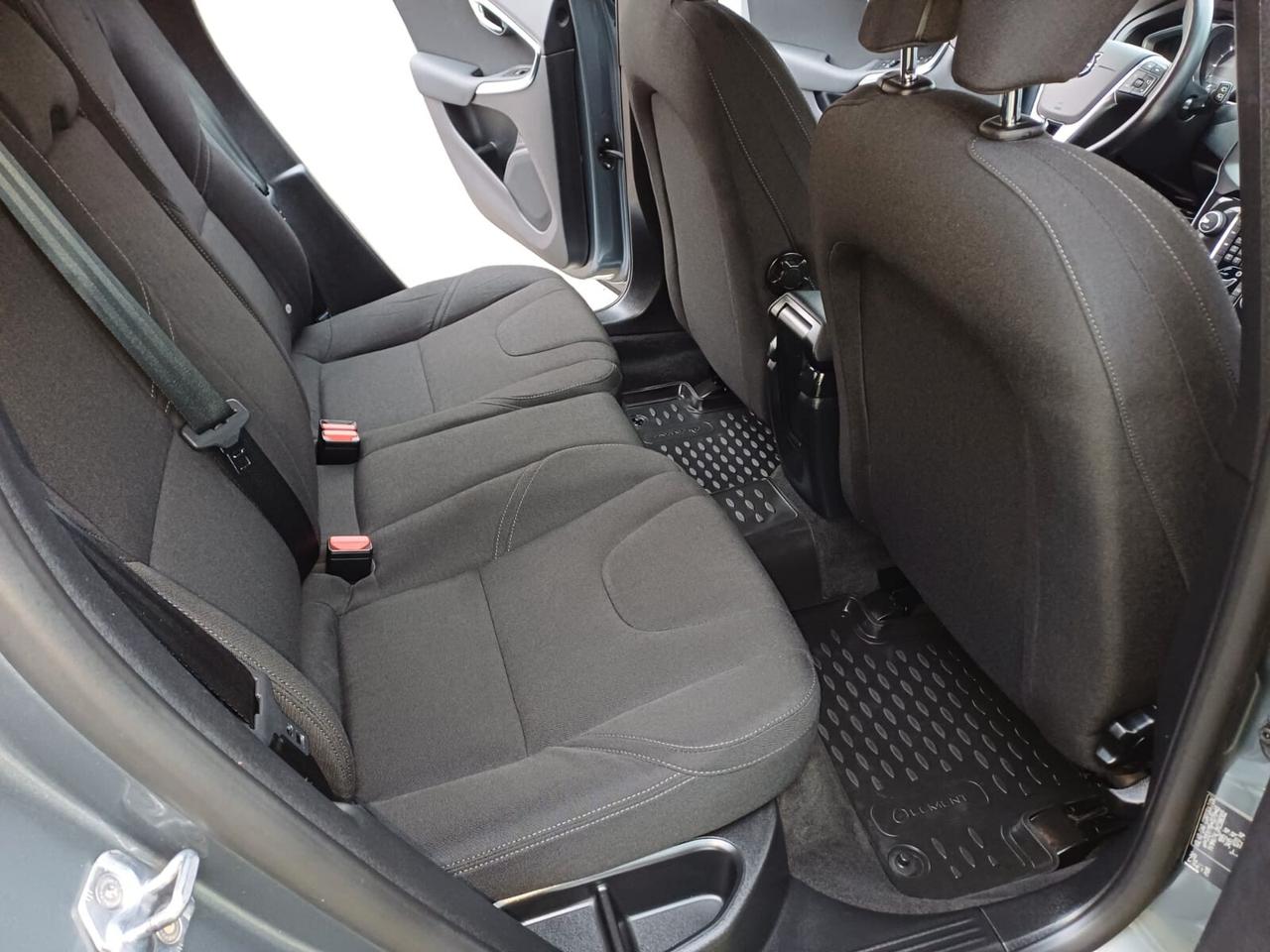 Volvo V40 D2 Geartronic Business