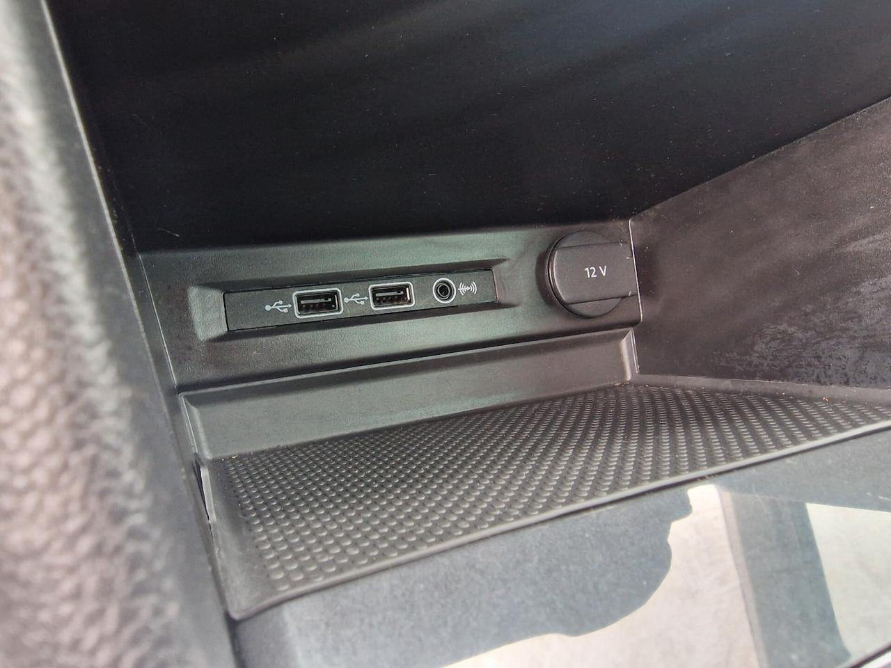 Volkswagen Tiguan 2.0 TDI SCR DSG 4MOTION Business BMT