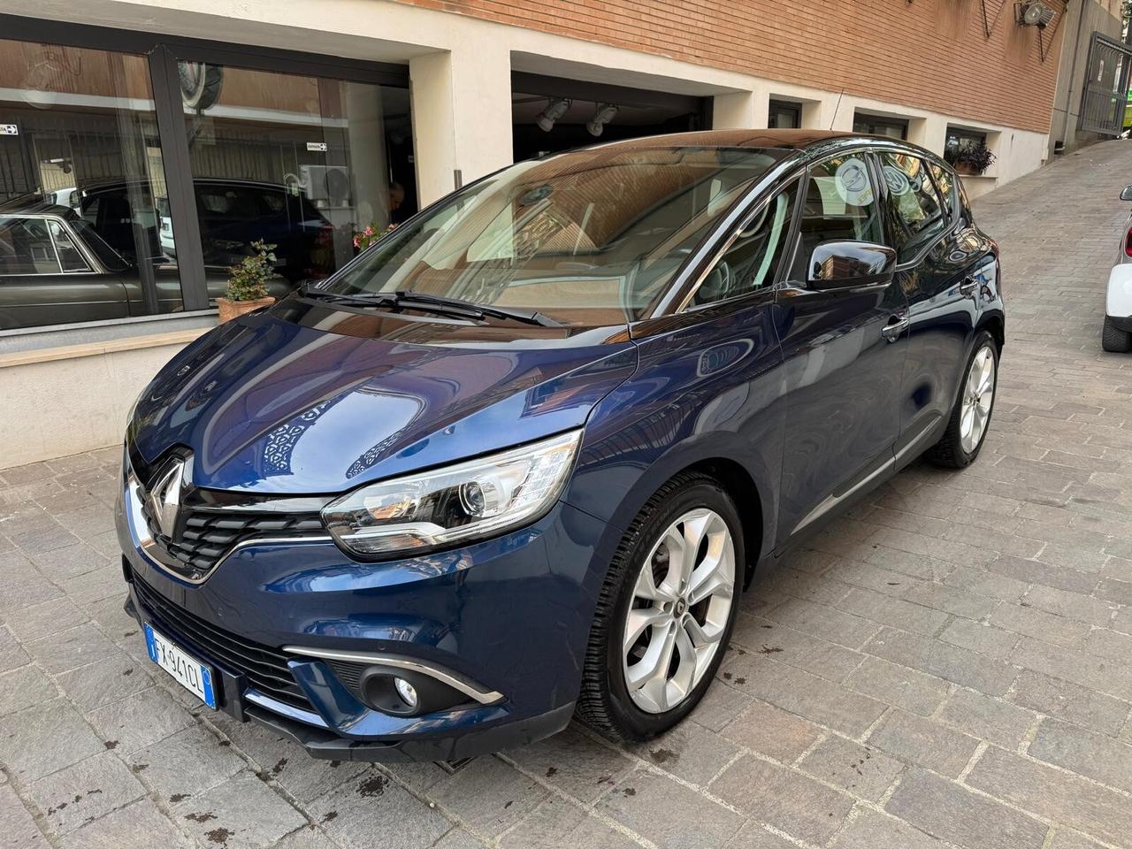 RENAULT Scenic TCe 140CV Intens