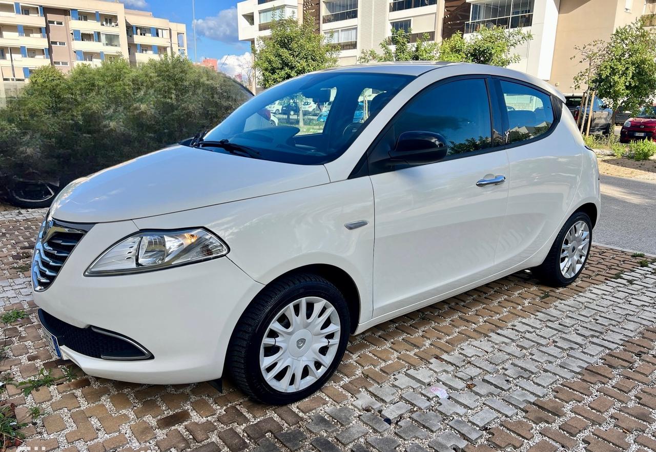 Lancia Ypsilon 1.2 69 CV 5 porte GPL Ecochic Gold