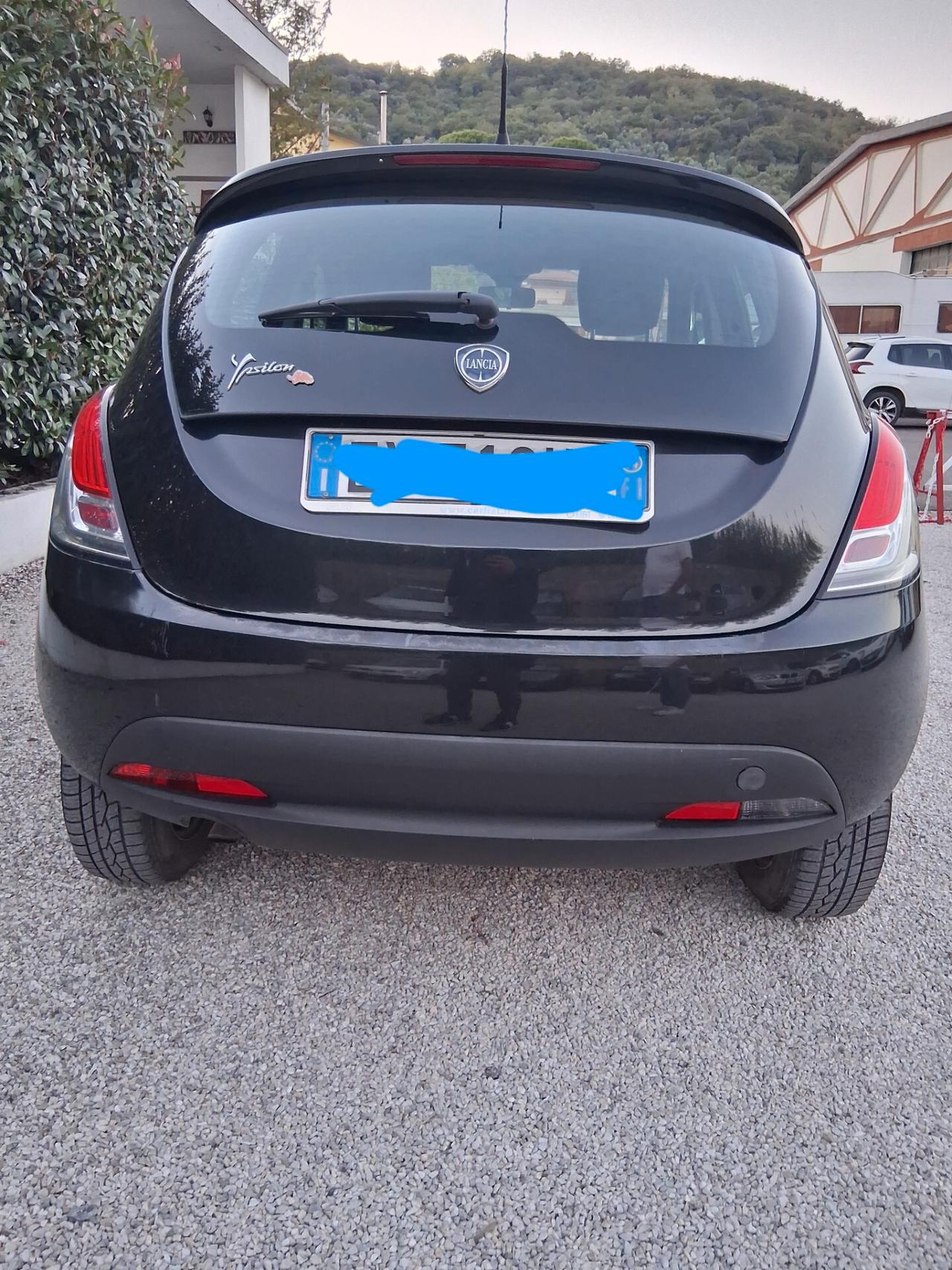 Lancia Ypsilon 0.9 TwinAir 85 CV 5 porte Metano Ecochic Gold