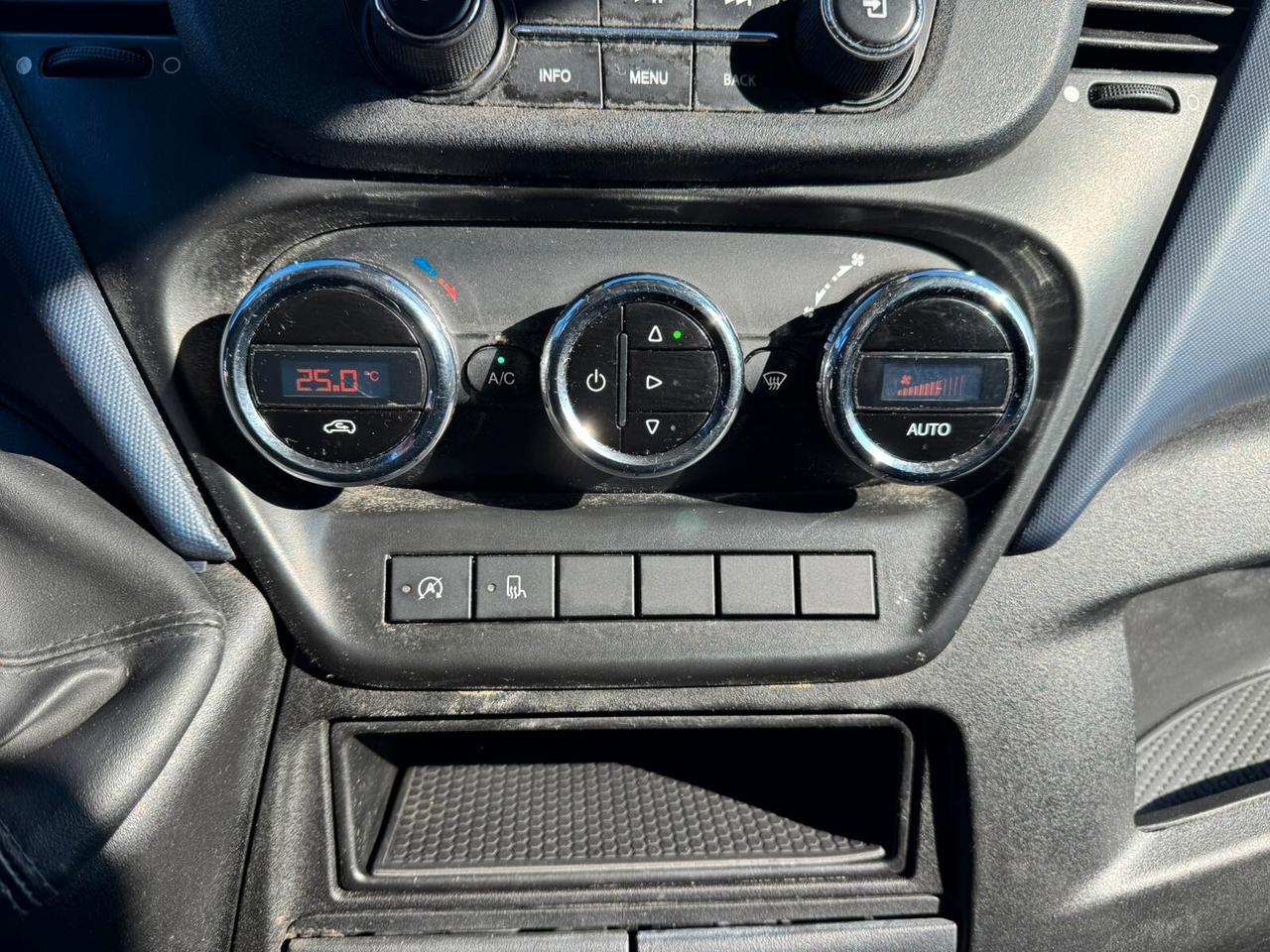 IVECO DAILY 35C14 CASSA CON SPONDA IDRAULICA