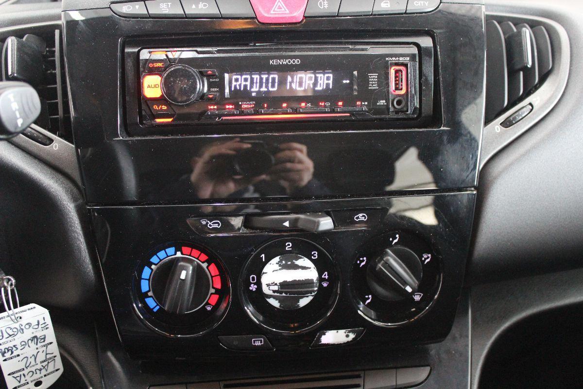 LANCIA - Ypsilon - 1.2 69 CV 5p. Silver