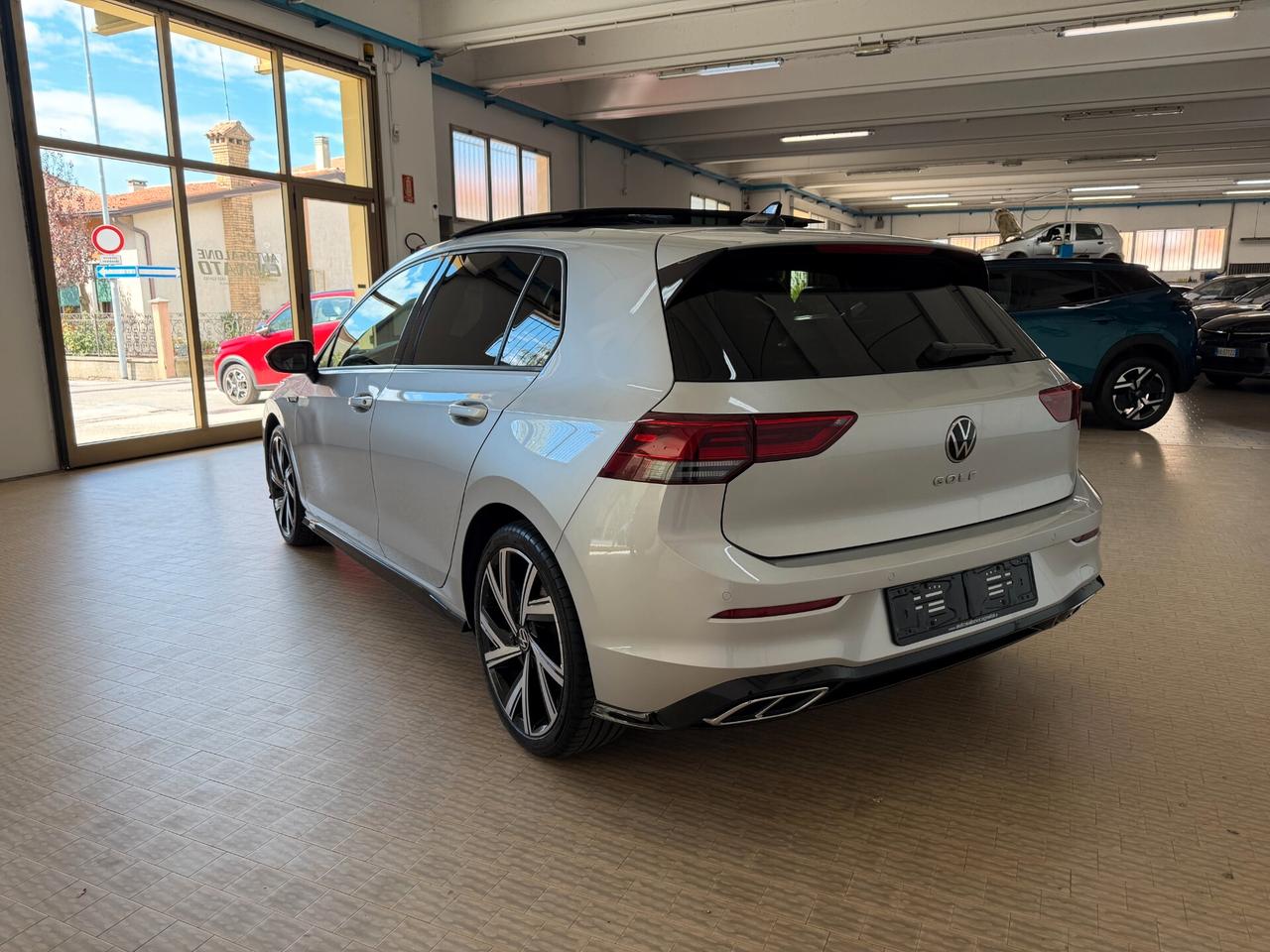 Volkswagen Golf 2.0 TDI 150 CV DSG SCR R-Line