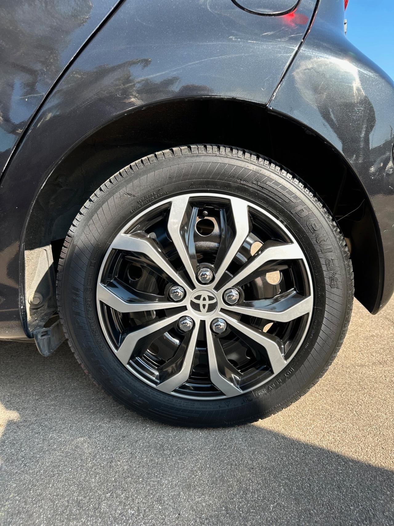 TOYOTA AYGO 1.0 BENZINA 2007 OK NEOPATENTATI