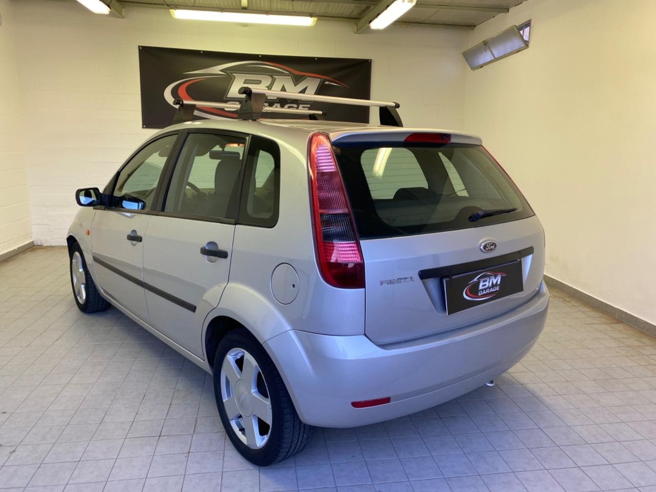 Ford Fiesta 1.4 16V 5p. Ghia
