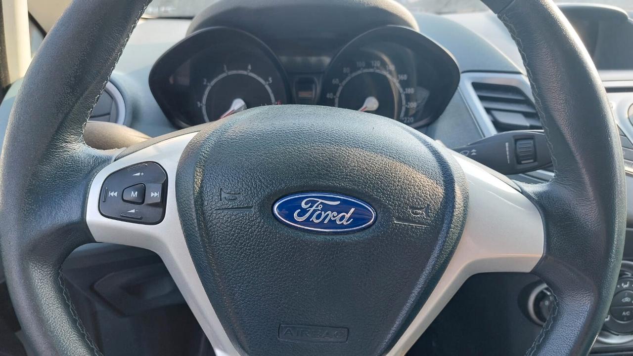 Ford Fiesta 1.2 benzina Neopatentati