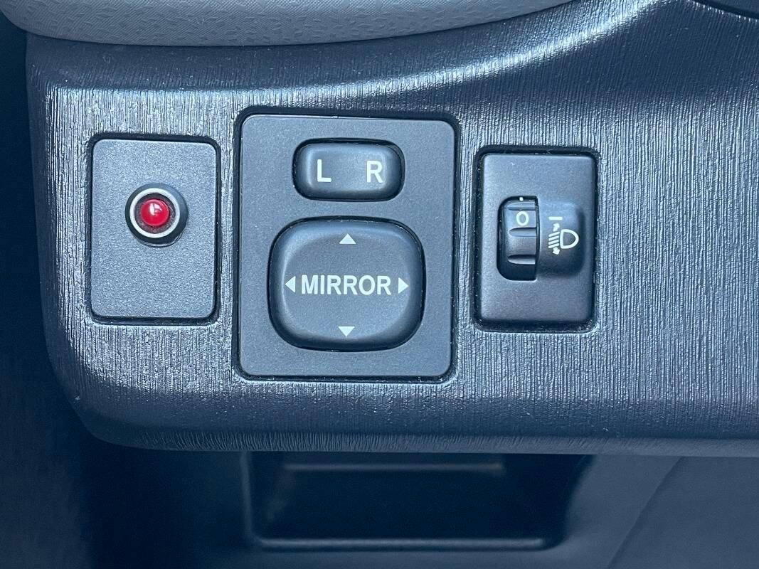 Toyota Yaris 1.4 d-4d 5p con TETTO PANORAMICO E NAVI