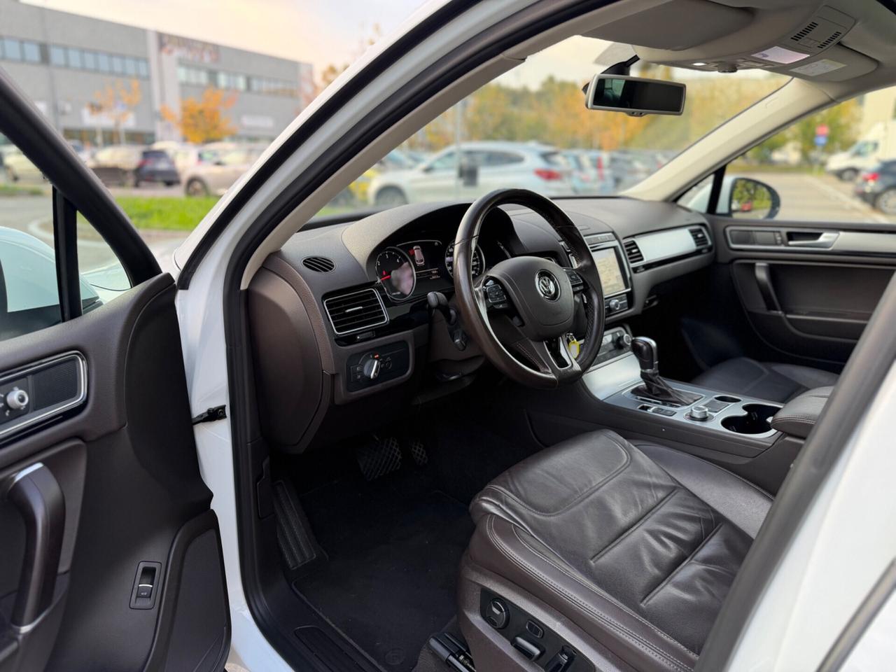 Volkswagen Touareg 3.0 TDI 262 CV *PREZZO REALE*pelle*Automatik*Tetto*Pelle